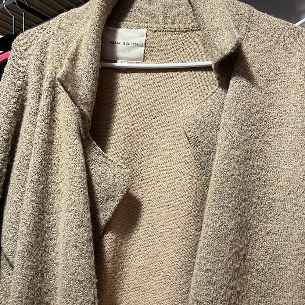 Beige thread and supplie cardigan